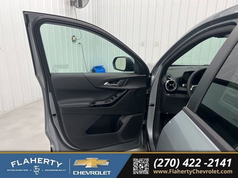 New 2026 Chevrolet Equinox LT image 8