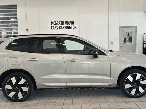 Used 2024 Volvo XC60 T8 Ultimate AWD/4WD image 4