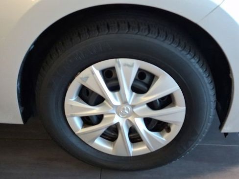 Used 2015 Toyota Corolla L FWD image 8