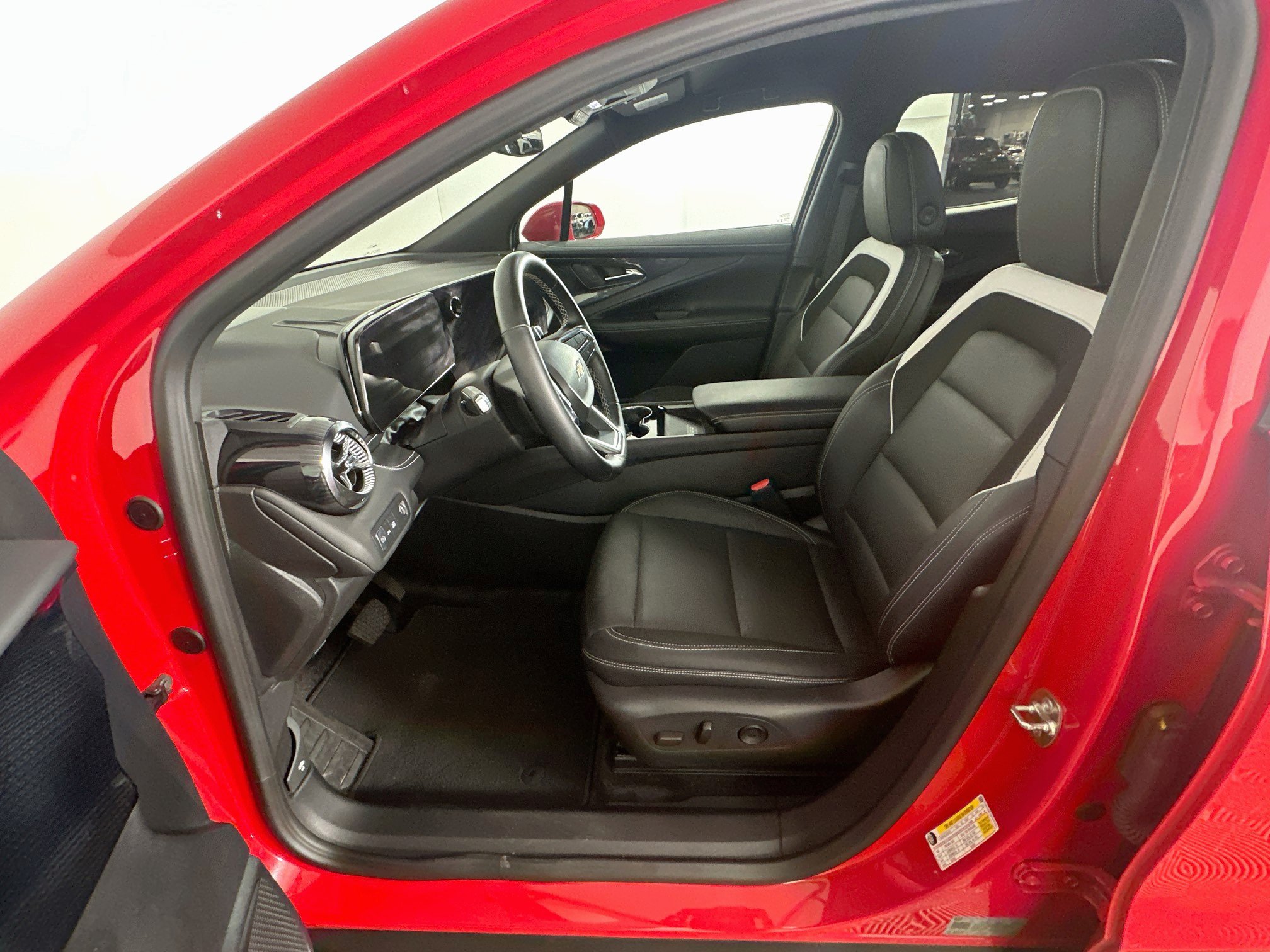 Used 2024 Chevrolet Blazer EV LT AWD/4WD image 13
