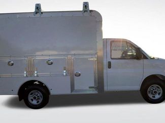 New 2025 GMC Savana 3500 w/ Power Convenience Package RWD video 2