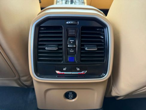 Used 2018 Porsche Macan S AWD/4WD image 14