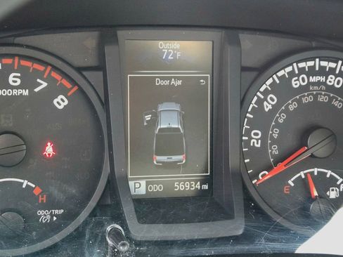 Used 2018 Toyota Tacoma SR w/ SR Convenience Package image 11