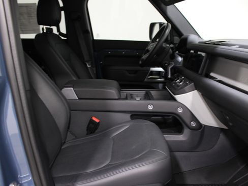 Used 2024 Land Rover Defender 110 S image 24