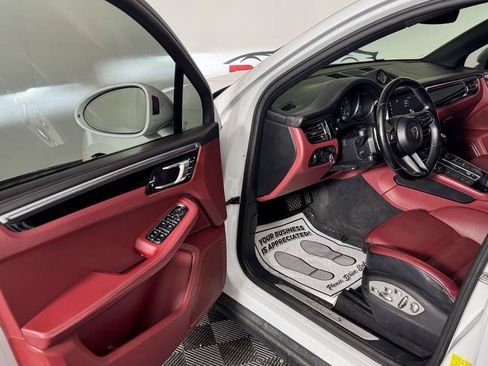 Used 2023 Porsche Macan S AWD/4WD image 11