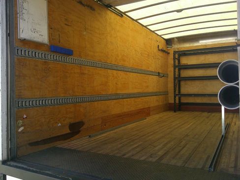 Used 2021 Isuzu NPR RWD image 16