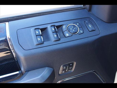 Used 2022 Ford F450 Platinum w/ FX4 Off-Road Package image 20