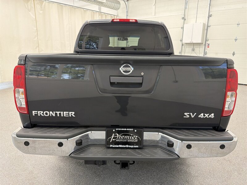 Used 2013 Nissan Frontier SV w/ SV Value Truck Pkg AWD/4WD image 6