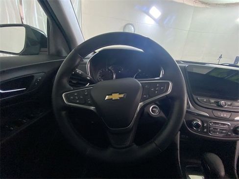 Used 2023 Chevrolet Equinox LT image 34