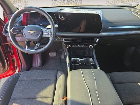 New 2025 Chevrolet Traverse LT w/ Driver Confidence Package image 10