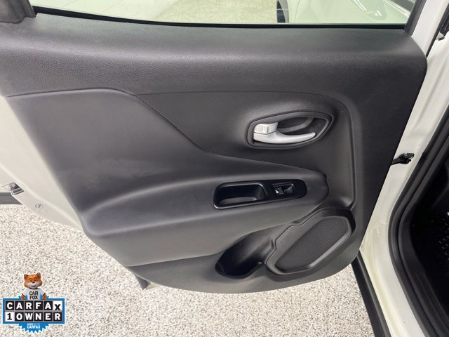 Used 2023 Jeep Renegade Latitude AWD/4WD image 25