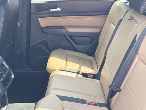 Used 2023 Volkswagen Atlas Cross Sport SEL AWD/4WD image 19