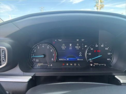 Used 2023 Ford Explorer XLT w/ Equipment Group 202A image 9