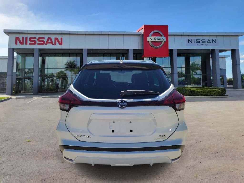 Certified 2023 Nissan Kicks SR w/ SR Premium Package FWD image 3