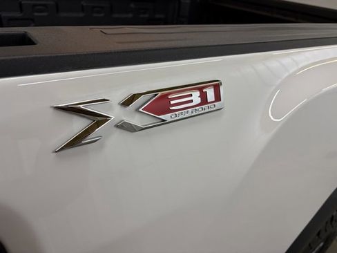 Used 2025 GMC Sierra 2500 SLT w/ SLT Premium Package image 13