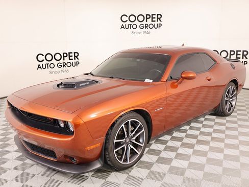 Used 2022 Dodge Challenger R/T w/ Plus Package image 11