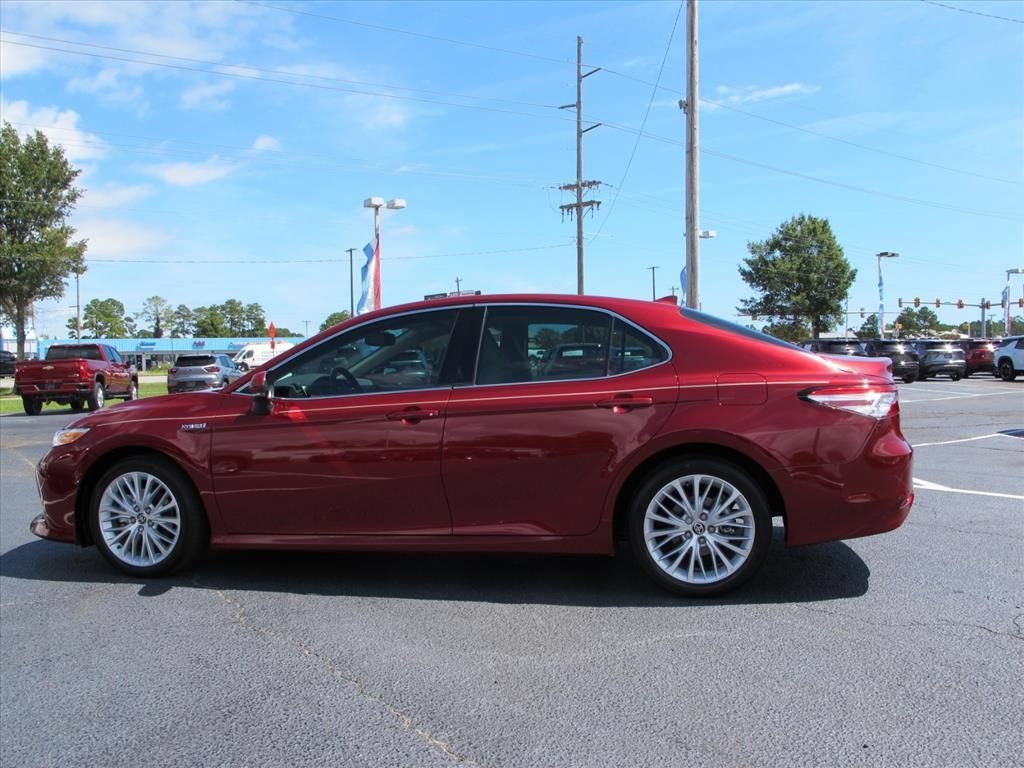 Used 2020 Toyota Camry XLE FWD image 8