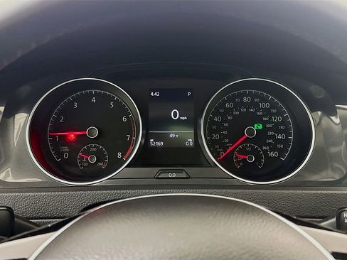 Used 2021 Volkswagen Golf 1.4T TSI image 9