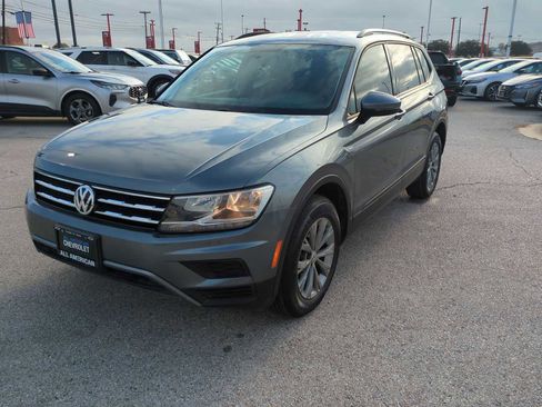 Used 2018 Volkswagen Tiguan S image 4