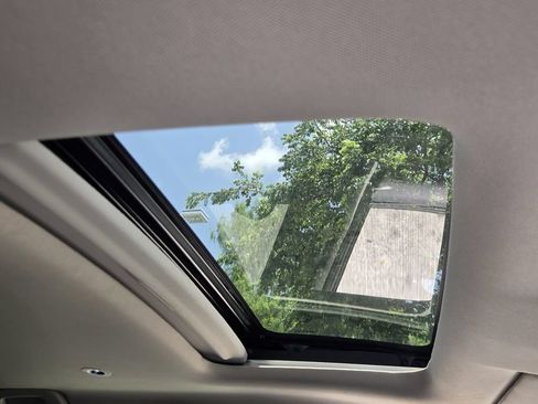 Certified 2025 Honda HR-V EX-L image 17