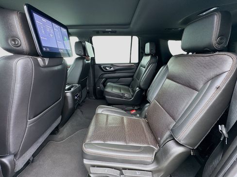 Used 2021 Chevrolet Suburban High Country w/ Premium Package AWD/4WD image 16