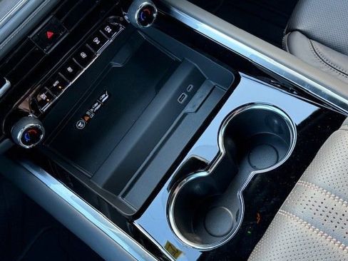 New 2025 Chevrolet Tahoe High Country image 24