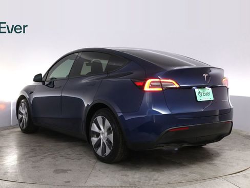 Used 2022 Tesla Model Y Long Range image 17
