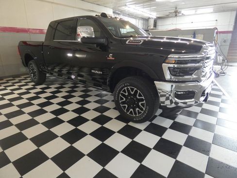 New 2026 RAM 2500 Limited AWD/4WD image 6