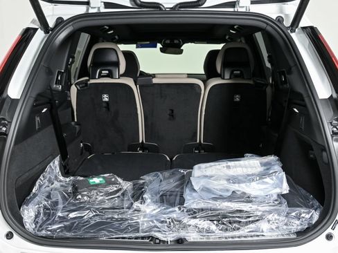 New 2026 Volvo XC90 B6 Plus w/ Protection Package Premier AWD/4WD image 32