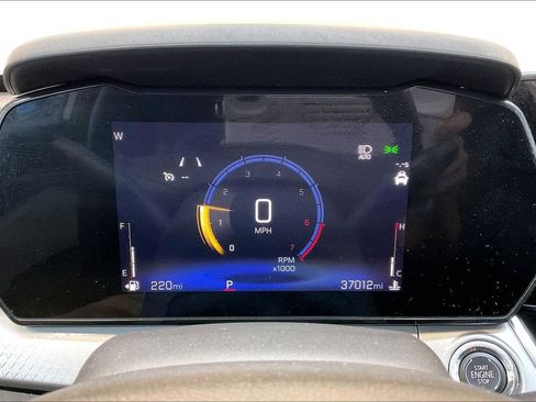 Used 2025 Chevrolet Trax LT FWD image 15