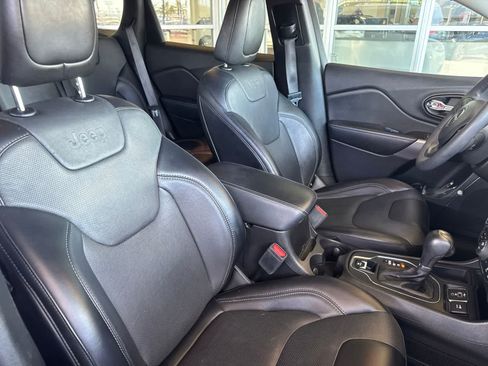 Used 2022 Jeep Cherokee Latitude Lux w/ Sun & Sound Group FWD image 14