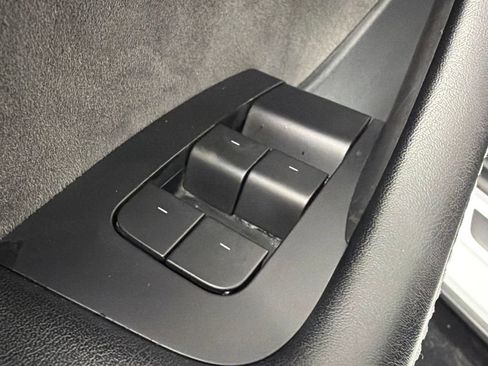 Used 2022 Tesla Model Y Performance AWD/4WD image 21