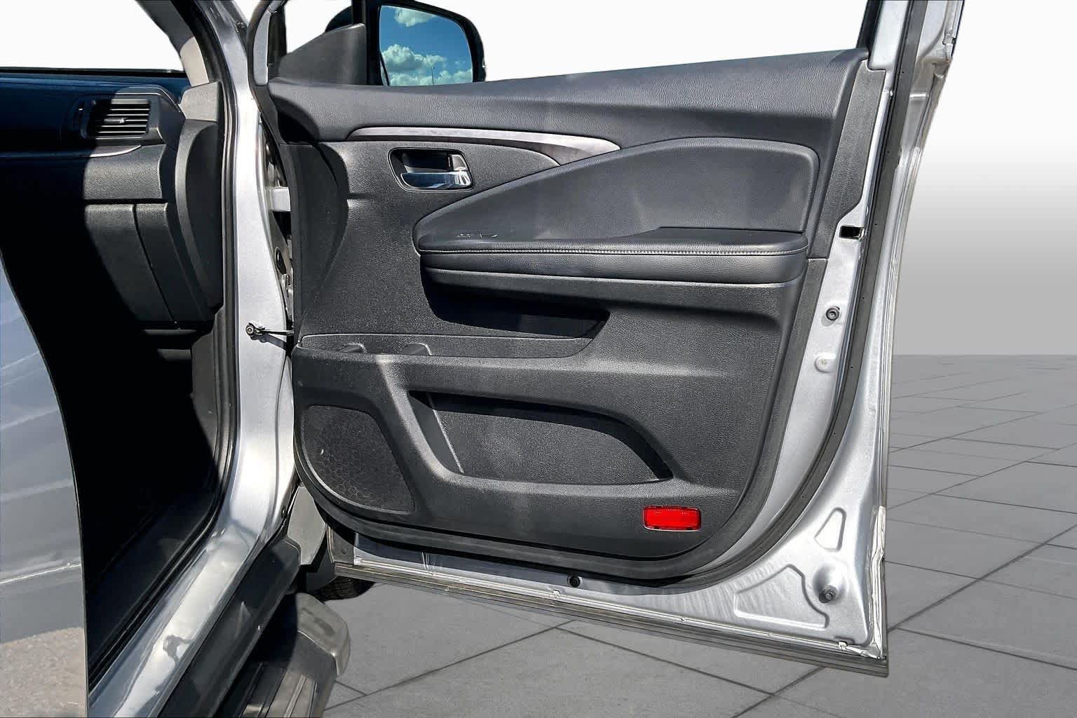 Used 2020 Honda Ridgeline RTL image 23