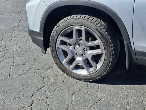 Used 2023 Honda Passport EX-L image 5