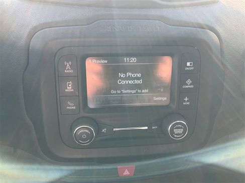 Used 2015 Jeep Renegade Latitude image 23