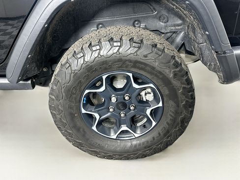 Used 2023 Jeep Wrangler Unlimited Rubicon 4xe w/ Cold Weather Group AWD/4WD image 11