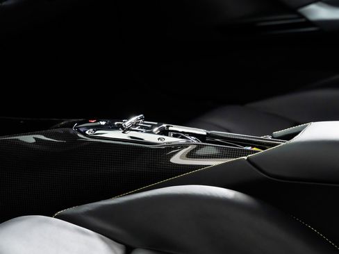 Used 2022 Ferrari SF90 Stradale image 6