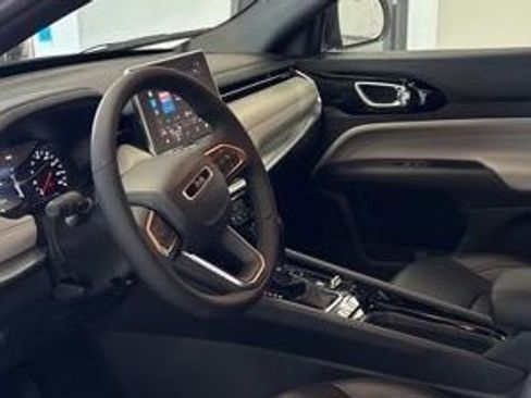 New 2026 Jeep Compass Limited image 13