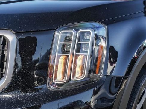 Certified 2024 Kia Telluride EX w/ EX Captain's Chair Package image 10