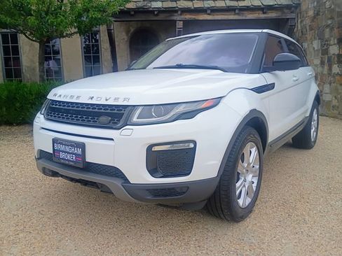 Used 2017 Land Rover Range Rover Evoque SE AWD/4WD image 5