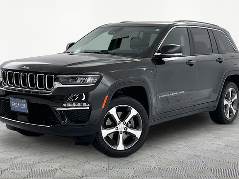 Used 2023 Jeep Grand Cherokee 4WD 4xe w/ Luxury Tech Group II image 3