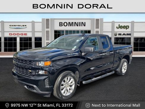 Used 2020 Chevrolet Silverado 1500 Custom w/ Custom Value Package image 1