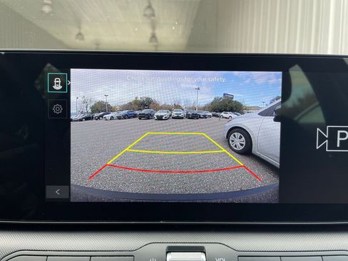 Used 2025 Kia K4 LXS image 17