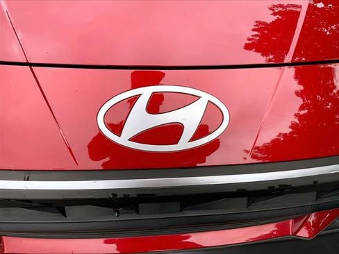 Used 2024 Hyundai Elantra SE FWD image 5