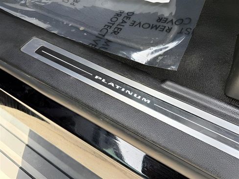 Used 2018 Cadillac Escalade Platinum image 25