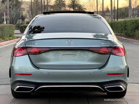 Used 2025 Mercedes-Benz E 350 4MATIC Sedan image 6