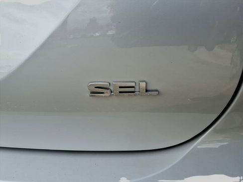 New 2025 Mitsubishi Outlander SEL image 8