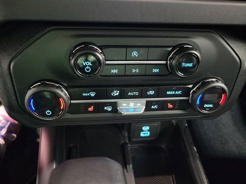 Used 2025 Ford Bronco Big Bend image 42