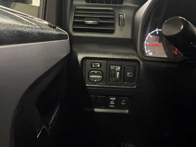 Used 2022 Toyota 4Runner SR5 AWD/4WD image 22