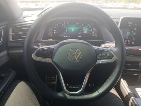 Used 2024 Volkswagen Atlas Peak Edition SE AWD/4WD image 10